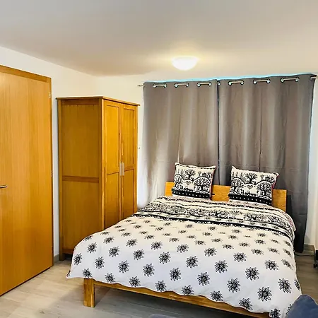 Tarbey - Au Depart Du Telecabine Torrent 아파트